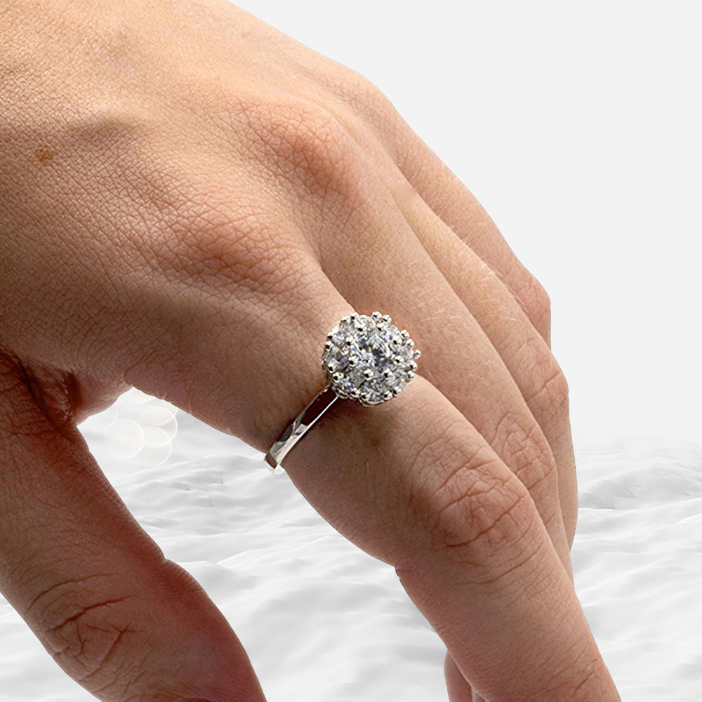 Elegant Crystal Spinner Worry Ring – Stress-Relieving Sparkle
