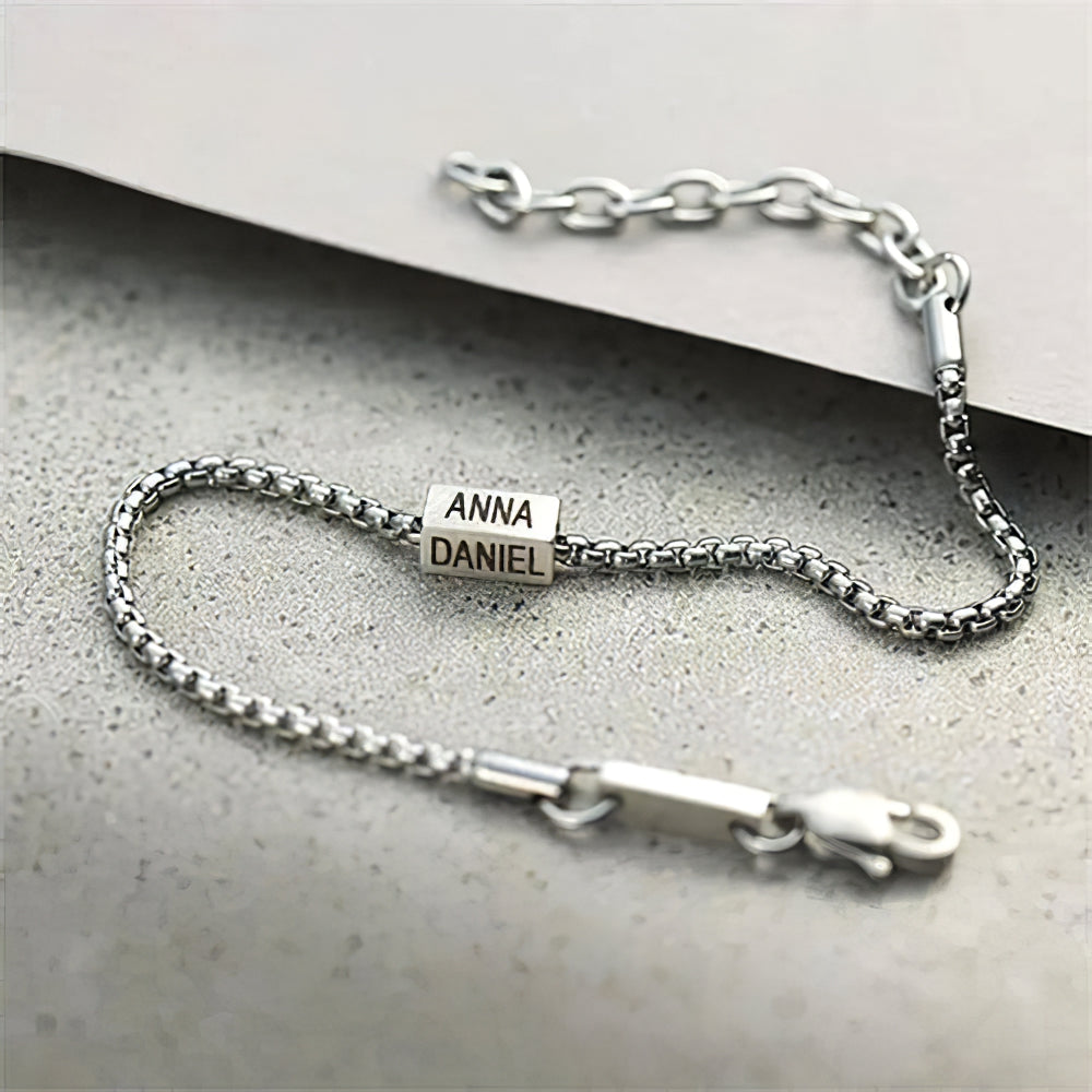 Personalized Dad Bar Bracelet – Custom Name Engraving for Dad, Mom, or Family