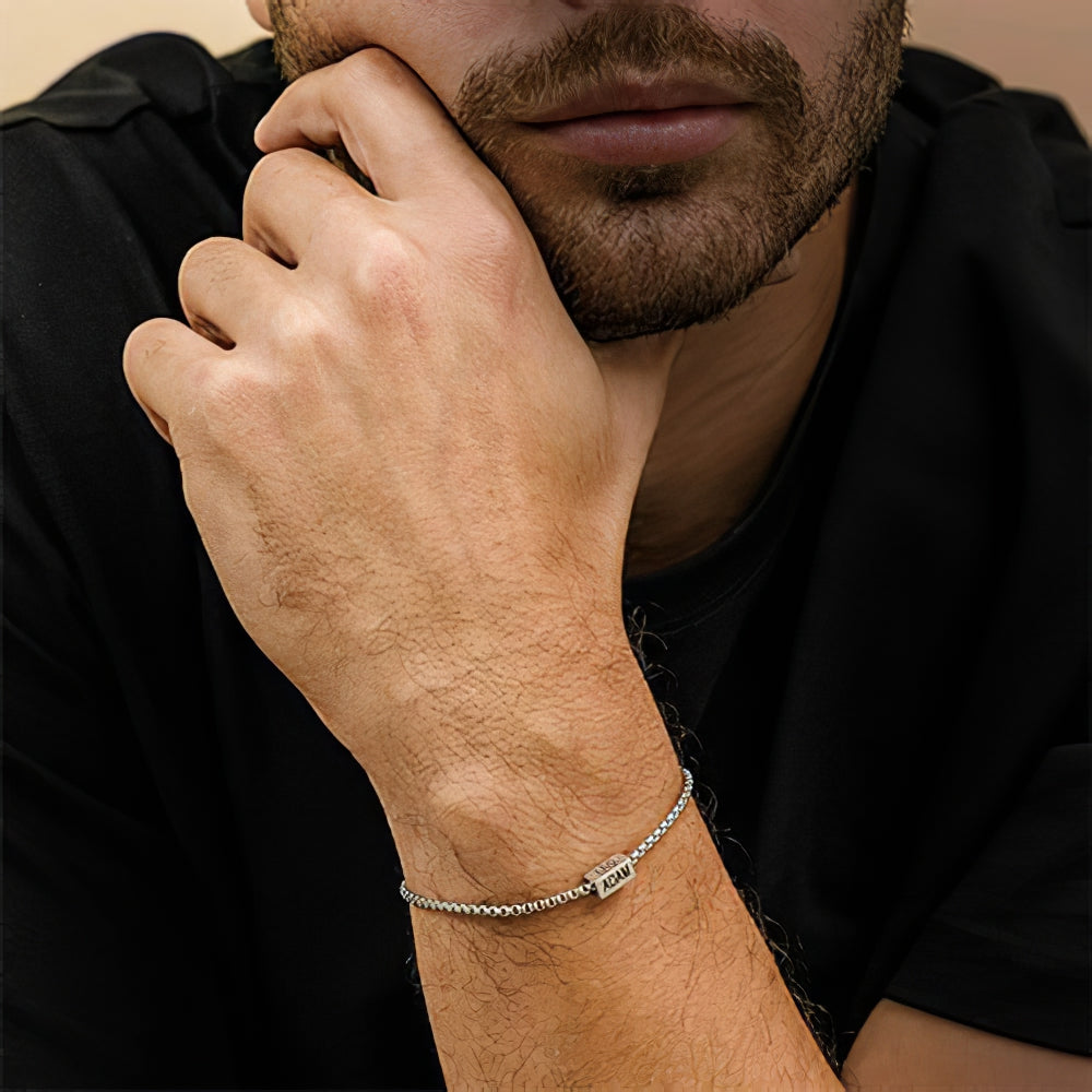 Personalized Dad Bar Bracelet – Custom Name Engraving for Dad, Mom, or Family