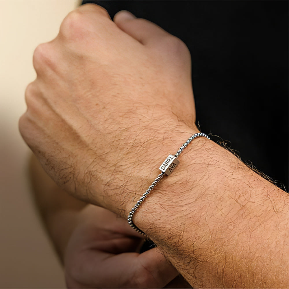 Personalized Dad Bar Bracelet – Custom Name Engraving for Dad, Mom, or Family